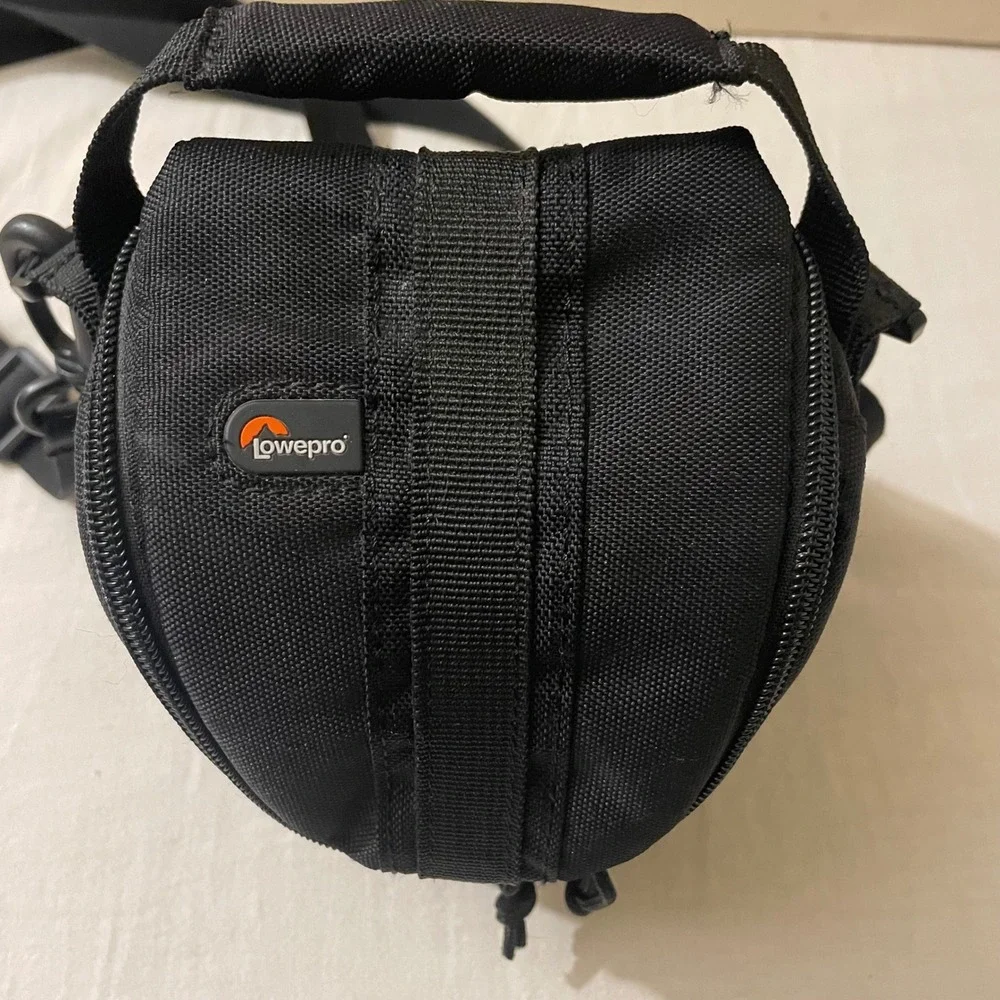 Lowepro Adventura Ultra Zoom 100 Camera Bag Black Padded‎ Shoulder Case Strap